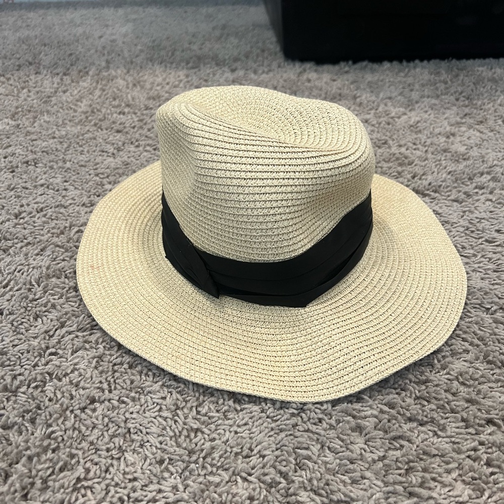 Cream and Black Hat